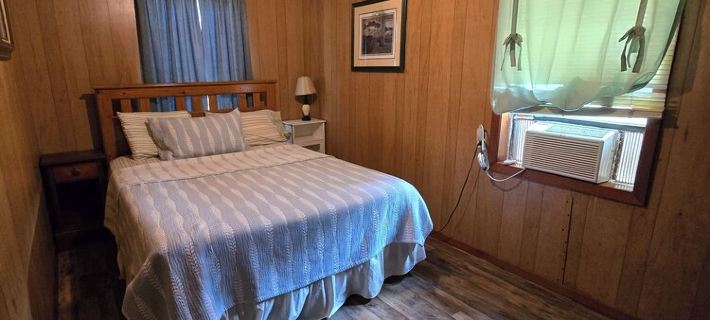 Take a break and unwind on our waterfront screened in porch Hotels in Sabine Parish