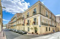 Hôtel d'Aragon - Place de la Comédie - - 3성급