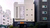 Mitasuya Ryokan Hotel by Anook Mokpo Peace Plaza - 駐車場