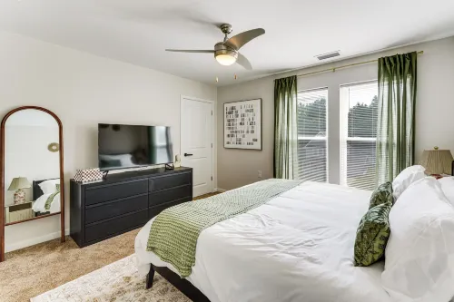 Walk to Cleveland Clinic! Contemporary Townhome - Condos