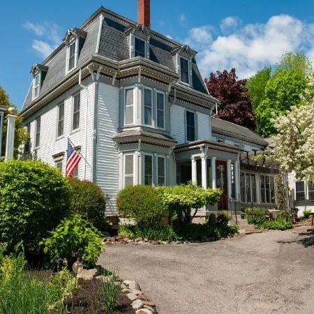 Hartstone Inn