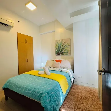 8 Newtown Boulevard by Siet