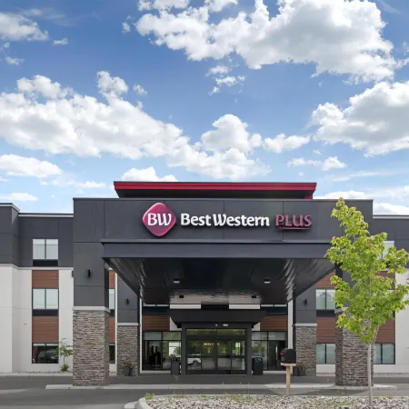 Best Western Plus Marquette Hotel  Suites