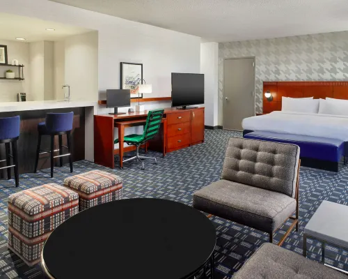 Courtyard Arlington Crystal City/Reagan National Airport Hotels near DAR Constitution Hall
