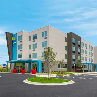 Tru by Hilton Destin Hotels near HarborWalk Marina