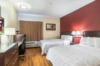 Red Roof Plus+ Phoenix West - Bathtub
