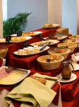 Calacoto King Suite | Garden + Concierge - 2-Star