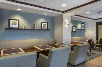 Hampton Inn Greenfield - Pools