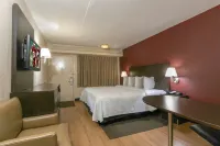 Red Roof Plus+ Washington DC - Manassas - parking
