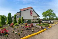 Red Roof Inn Chicago - Joliet - parking
