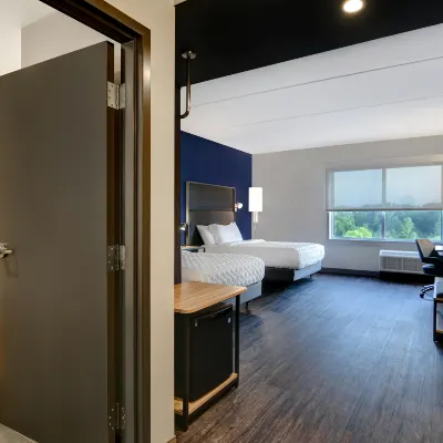 Tru by Hilton Columbia Greystone Các khách sạn gần Nhà hát Town