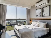 Spot Jurere Sophistication by the Sea - Spj's Hotels near Daniela