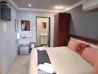 Grand Central Guesthouse - Hot Tub
