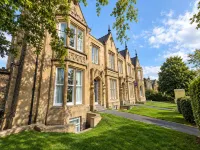 Edgerton Hotel - parking