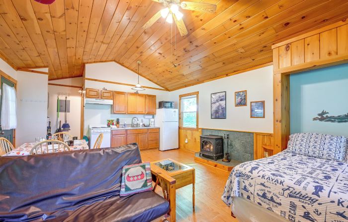 Cabin w/ Hot Tub - Near Nantahala Outdoor Center!