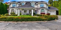 Unique Sandpoint Estate, Close to Schweitzer, Covered Spa & Amazing Theater - 4-Star
