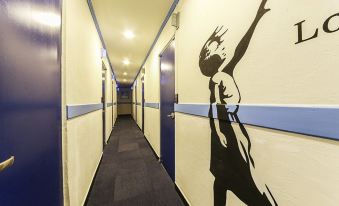 W Mini Hotel - Hostel