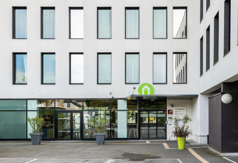 Hotel Campanile Rennes Sud Saint Jacques Over view