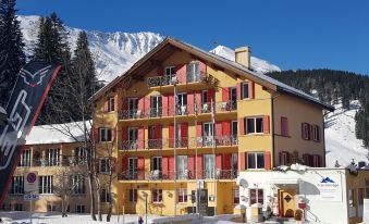 Grischalodge Das Hotel Mit Bergblick Seit 1929