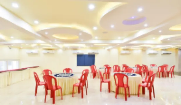 Treebo King's Court Chandrasekharpur