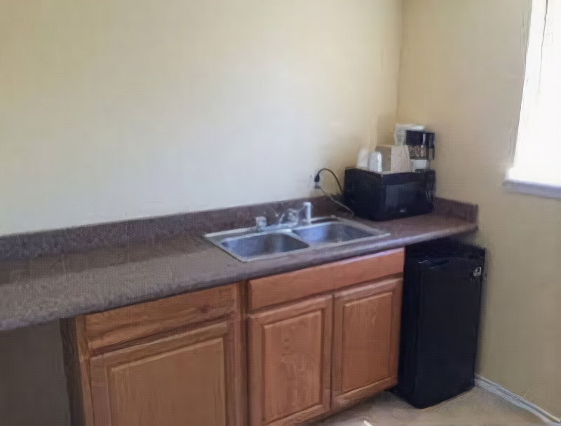 Executive Inn and Kitchenette Suites