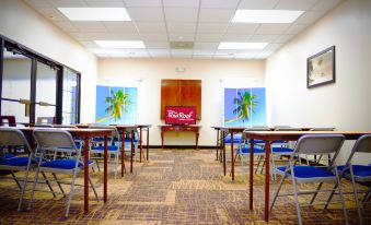 Red Roof Inn & Suites Commerce - Athens