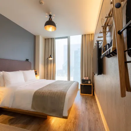 Moxy Osaka Honmachi