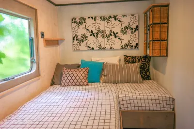 Beautiful Quiet 2 Persons Caravan on the Lauwersmeer Hotels in der Nähe von De Eendragt