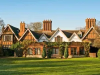 Macdonald Alveston Manor Hotel Hotels near Shakespeare's Funerary Monument
