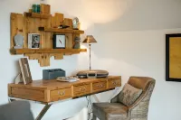 The Hawthorns - Large Luxury Cottage, Hot Tub, Sea Views