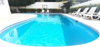 Costambar Ocean Breeze - Beachfront Apartment with Pool - piscine