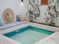 Casa du Soleil Hostal Boutique Hotels in Madrid