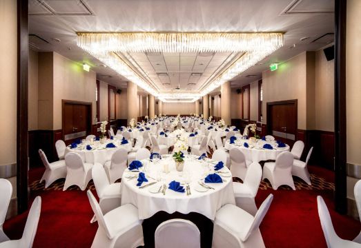 3. 래디슨 블루 슈..