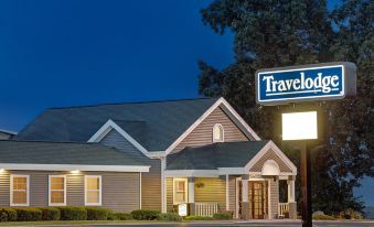 Travelodge by Wyndham Iowa City