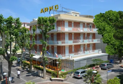 Hotel Arno - Pysäköinti