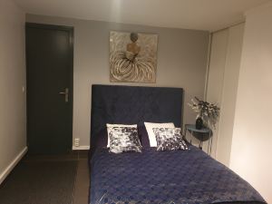 Room in Guest Room - Quiet Independent Room