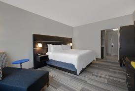 Holiday Inn Express Milwaukee Downtown