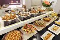 Holiday Inn NORD-ZARA by IHG - breakfast