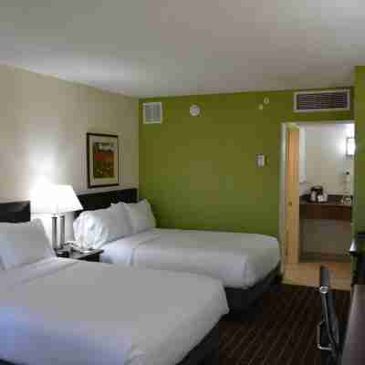 Holiday Inn Hazlet Rooms