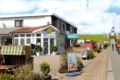 Familien- und Aparthotel Strandhof Tossens Hotels in Tossens