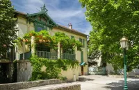 Hôtel les Alizés Hotels in Peone