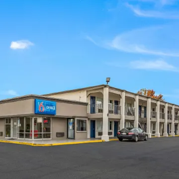 Motel 6 Tupelo, MS - Downtown