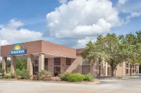 Days Inn by Wyndham Clinton / Laurens I-26 Hotel in zona Presbyterian College