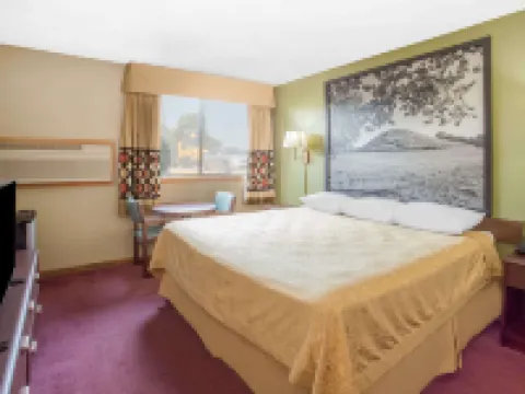 Super 8 by Wyndham Normal Bloomington Hotels in Normal