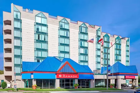 Ramada by Wyndham Niagara Falls/Fallsview Отели в г. Ниагарский водопад