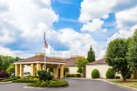 Quality Inn West of Asheville Hotel di Canton