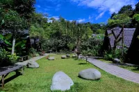 Imah Seniman Hotels in Lembang