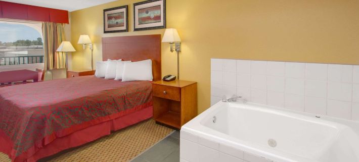 Days Inn by Wyndham Gulfport Hotels in Gulfport