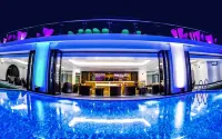 Royal Quang Binh Hotel Отели в г. 