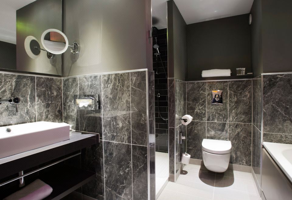 Holiday Inn Manchester 시티 센터 레스토랑 내부